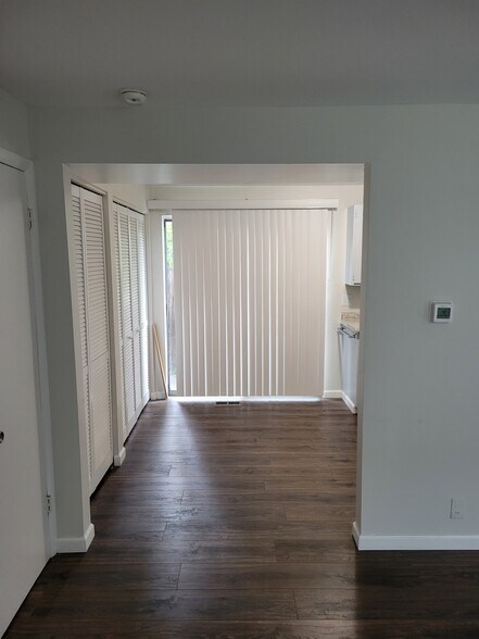 Building Photo - 1208 S 900 E