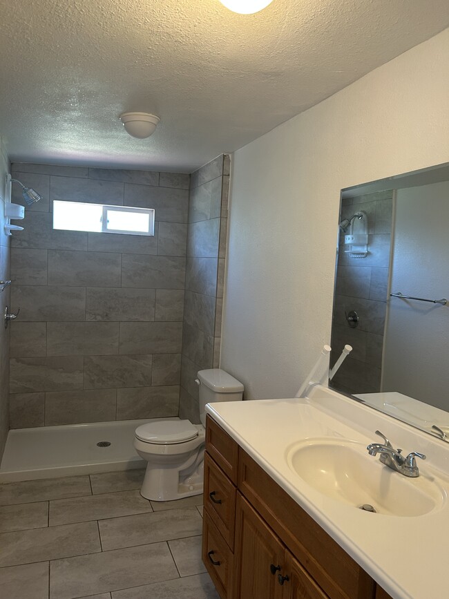 Building Photo - 1301 Higbee Dr