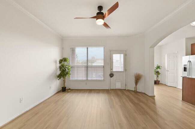 Building Photo - 20910 Sun Creek Dr