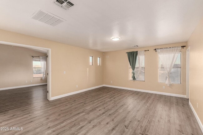 Building Photo - 11010 W Griswold Rd