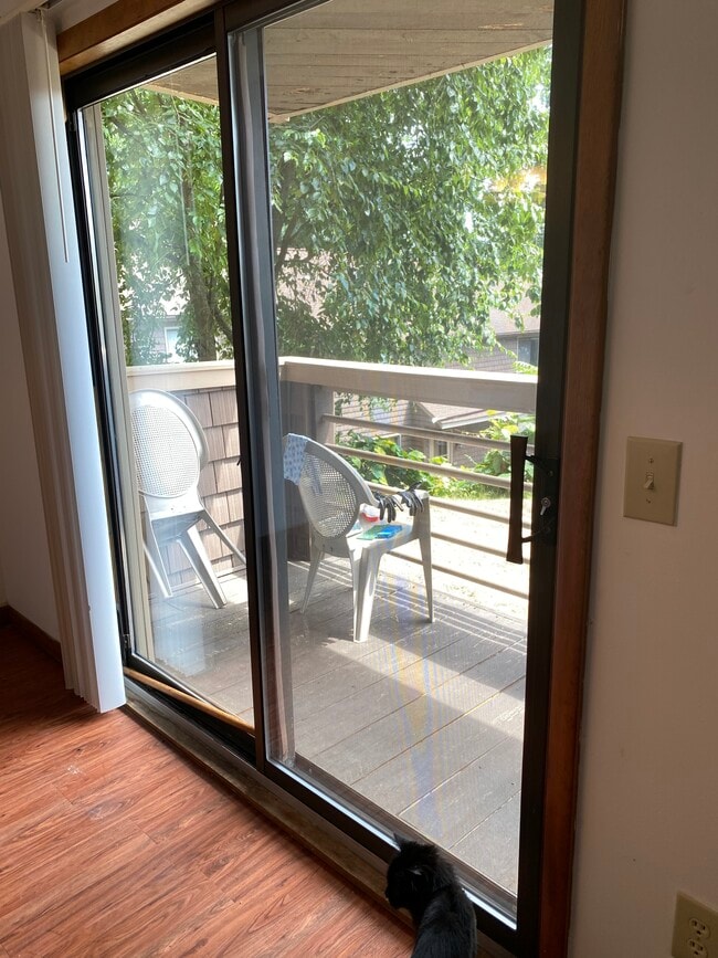 Building Photo - 166 Old Brookfield Rd