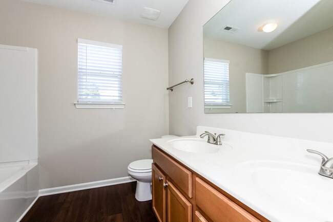 Building Photo - 5013 Broad Leaf Ct