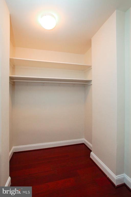 Building Photo - 1121 Arlington Blvd