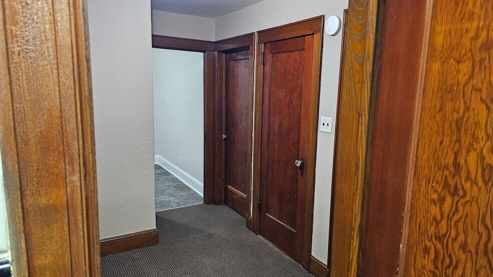 Building Photo - 415 Lincoln Ave