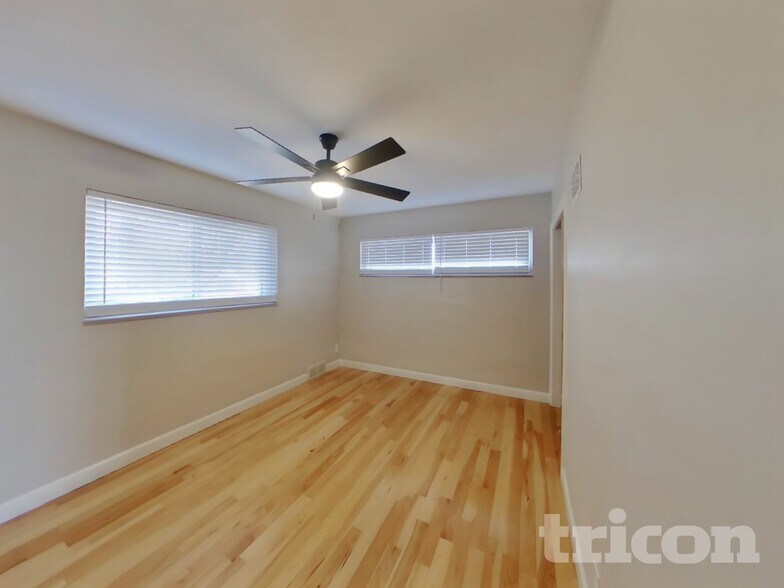 Building Photo - 10934 Vargas Dr