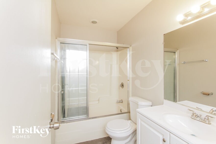 Building Photo - 181 S Pinecrest Rd