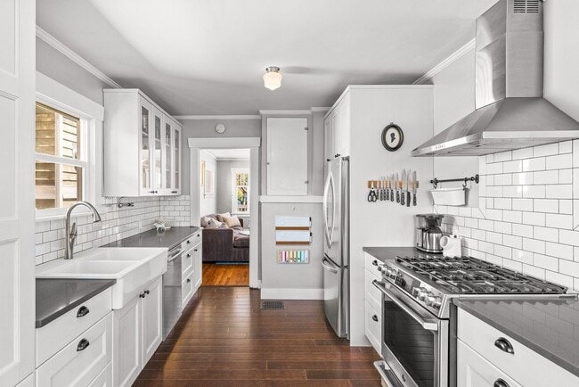 Building Photo - 5bd/2.75ba Seattle Home