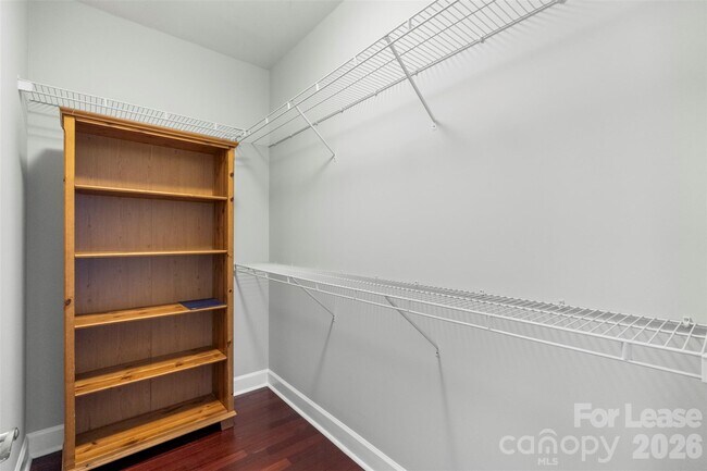 Building Photo - 1320 Fillmore Ave