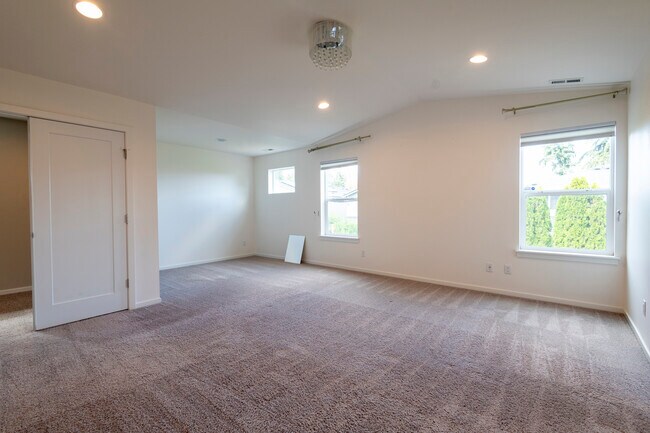 Building Photo - 3525 150th St SE