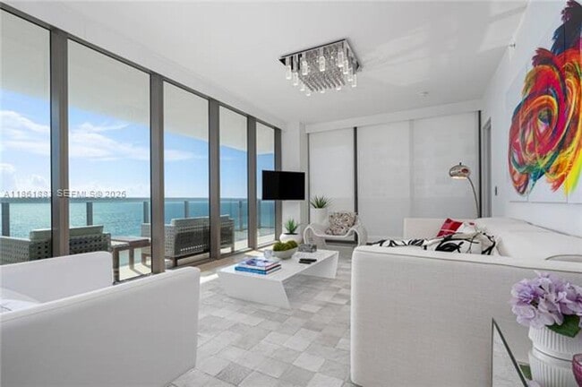 Building Photo - 5875 Collins Ave
