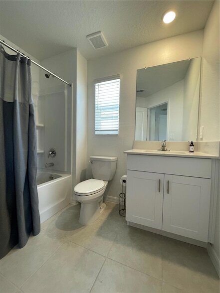 Building Photo - 10211 Trumpet Honeysuckle Wy