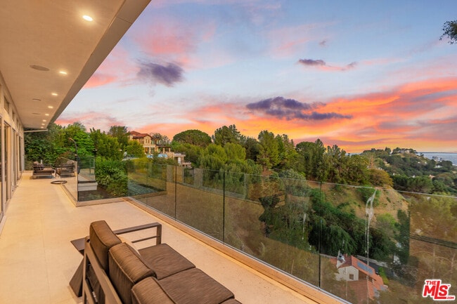 Building Photo - 2189 Summitridge Dr