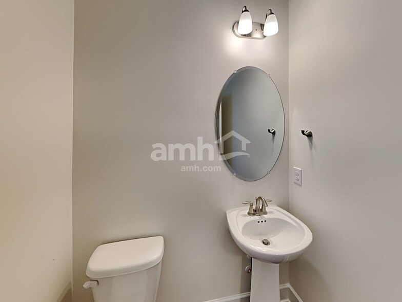 Building Photo - 4749 Chutney Dr
