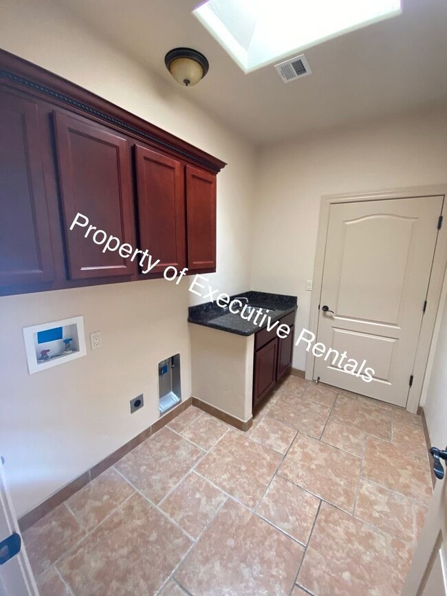 Building Photo - 4308 Calle Sonesta