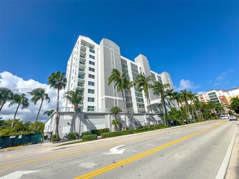 Building Photo - 17050 N Bay Rd