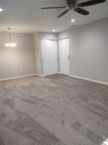 Building Photo - Kingsgate Village