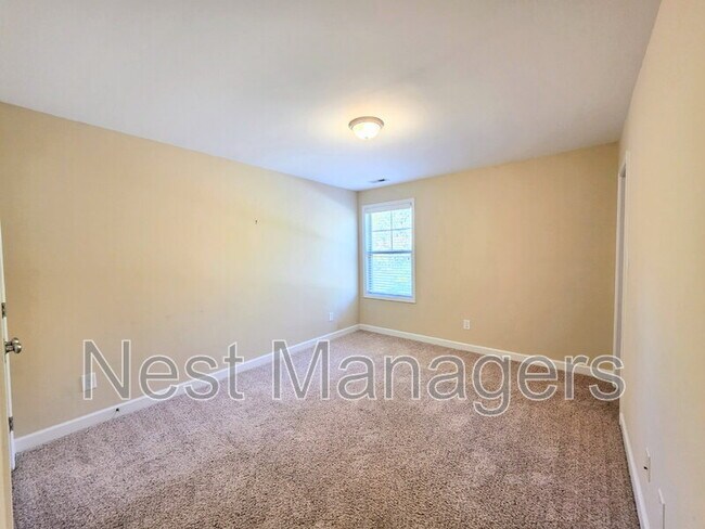 Building Photo - 389 Roanoke Dr