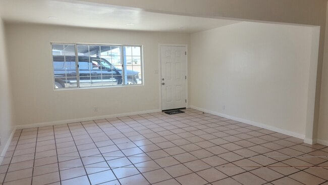 Building Photo - 5024 Santa Ana St