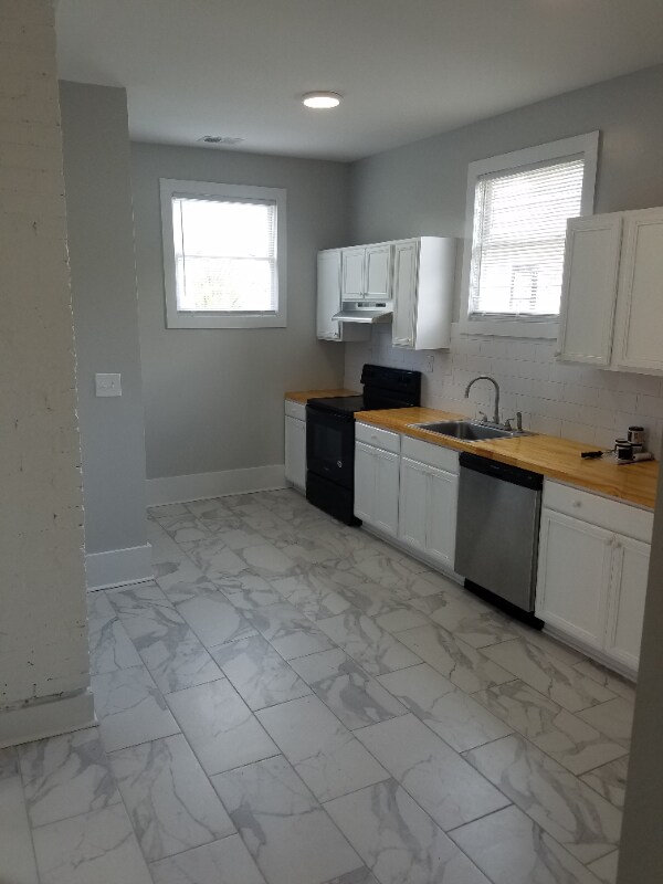Building Photo - 307 W 41st St