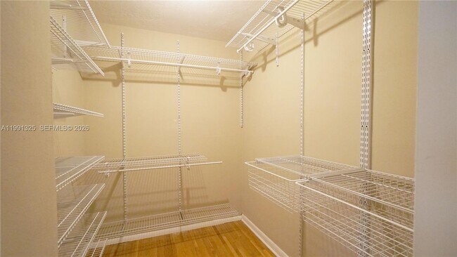 Building Photo - 9220 SW 103rd Ave