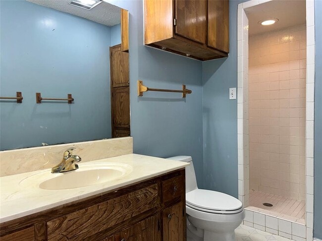 Building Photo - 209 Oak Crest Ln
