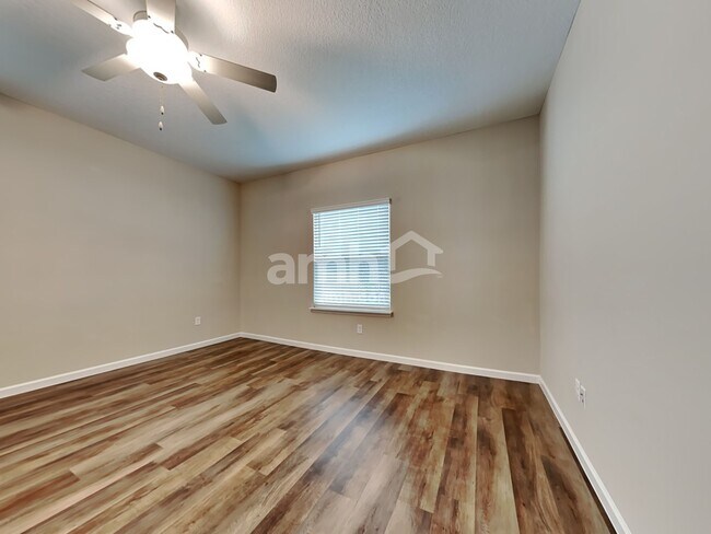 Building Photo - 192 Spruce Pt