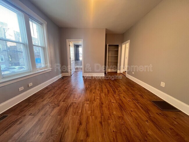 Building Photo - 4820 N Springfield Ave