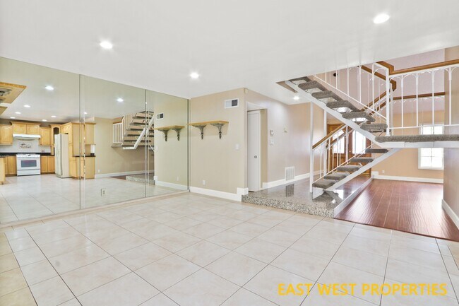 Building Photo - 11186 Lavender Ave
