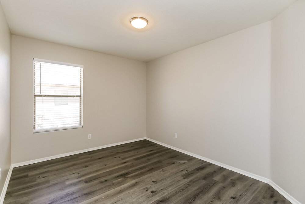 Building Photo - 1109 E Silversmith Trail