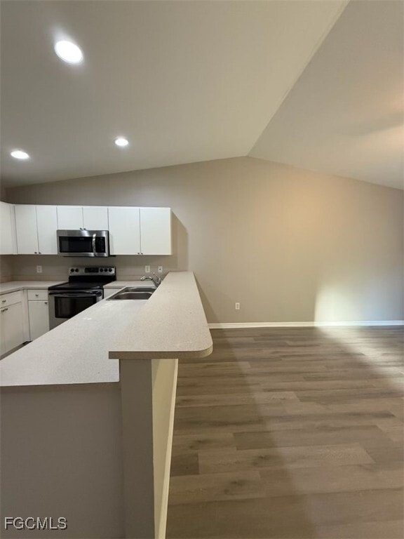 Building Photo - 2415 Herb Ave S