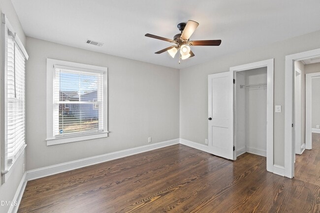 Building Photo - 209 S Walnut St