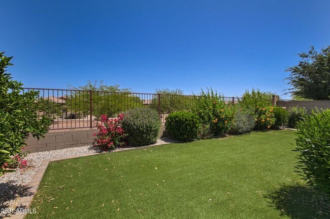 Building Photo - 40876 W Tamara Ln