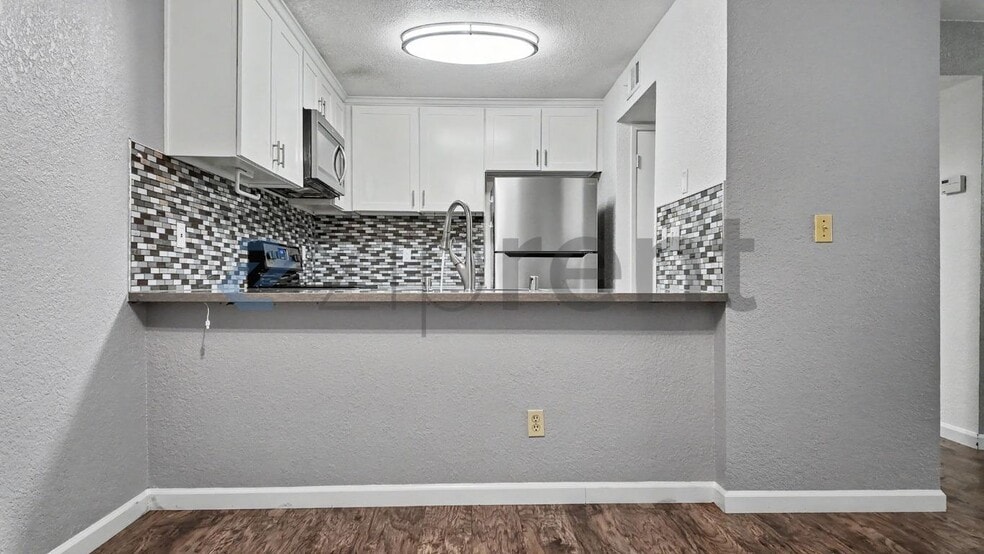Building Photo - Unit 164