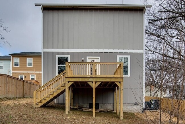 Building Photo - 942 Strouse Ave