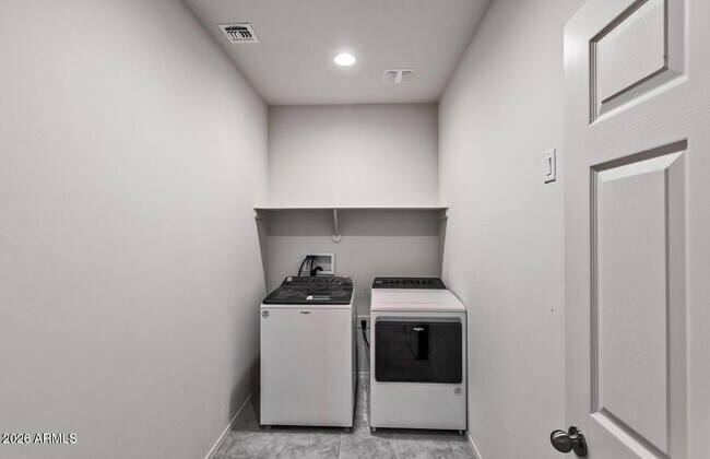 Building Photo - 4816 S 111th Dr