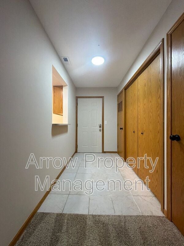 Building Photo - 1660 Swanson Dr