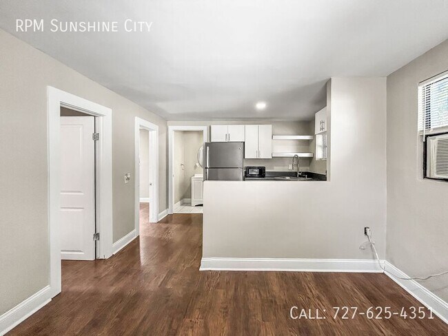 Building Photo - 1515 E 31st Ave