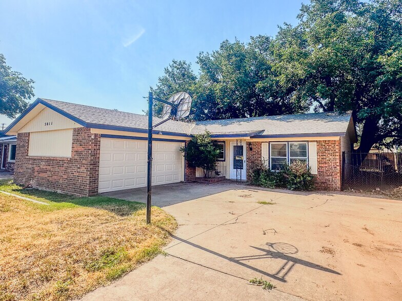 Primary Photo - 5011 52nd St