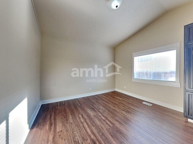 Building Photo - 199 E Striped Owl Dr