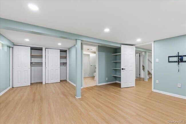 Building Photo - 4 Cecil Pl