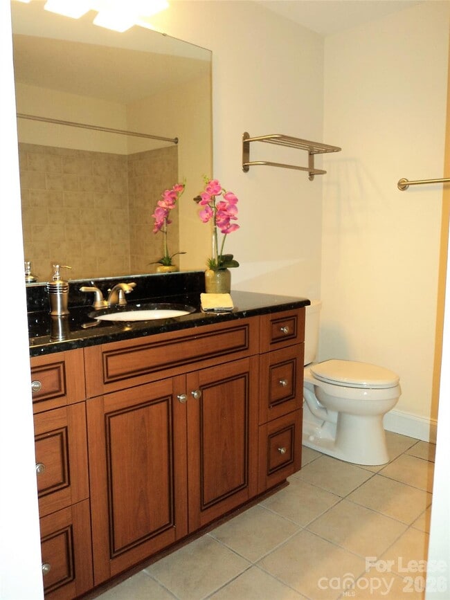 Building Photo - 300 W 5th St