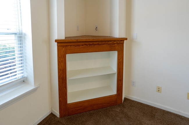 Building Photo - 5003 Roscoe Rdg