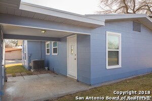 Building Photo - 303 Schmeltzer Ln