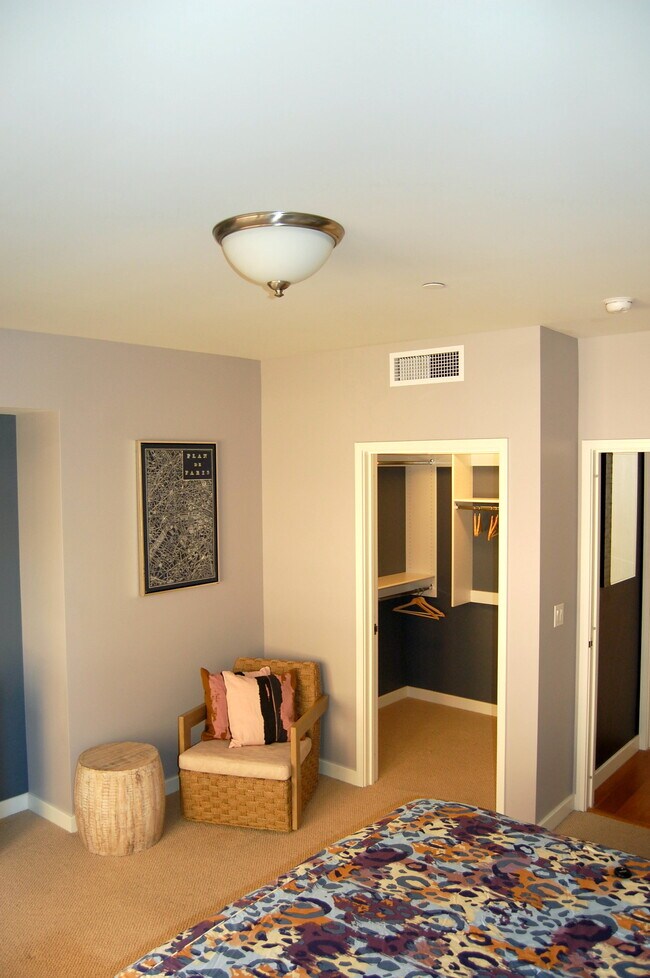 Building Photo - 55 W S Temple