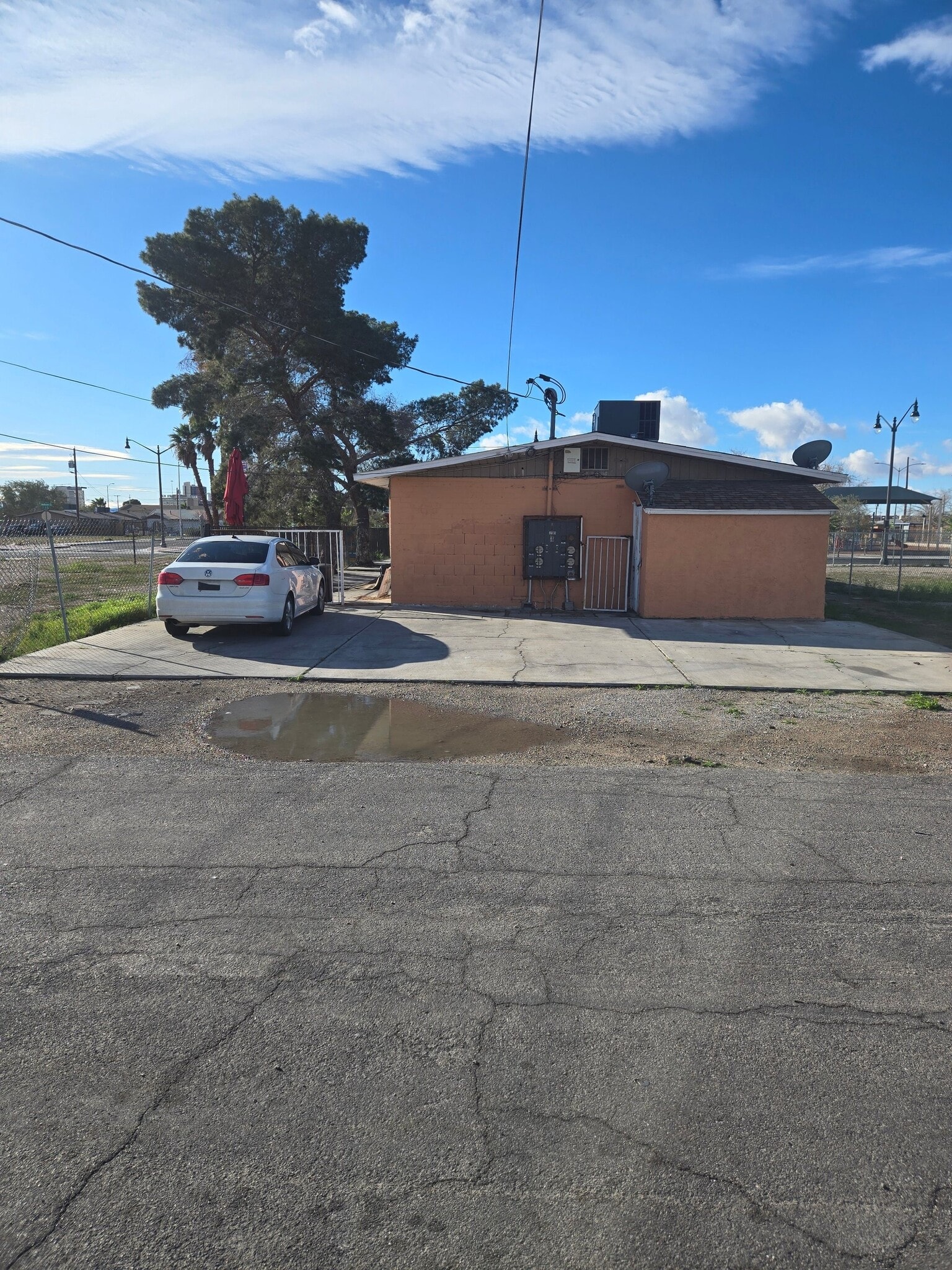 Building Photo - 708 Jackson Ave