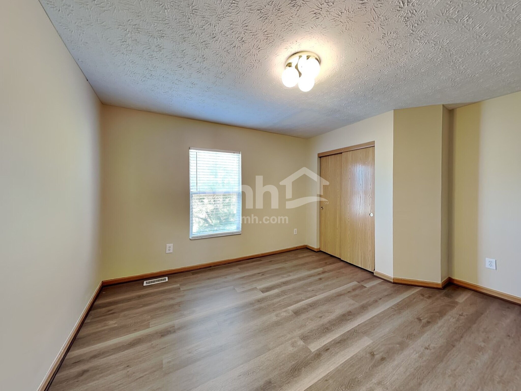 Building Photo - 3939 Eastrise Dr