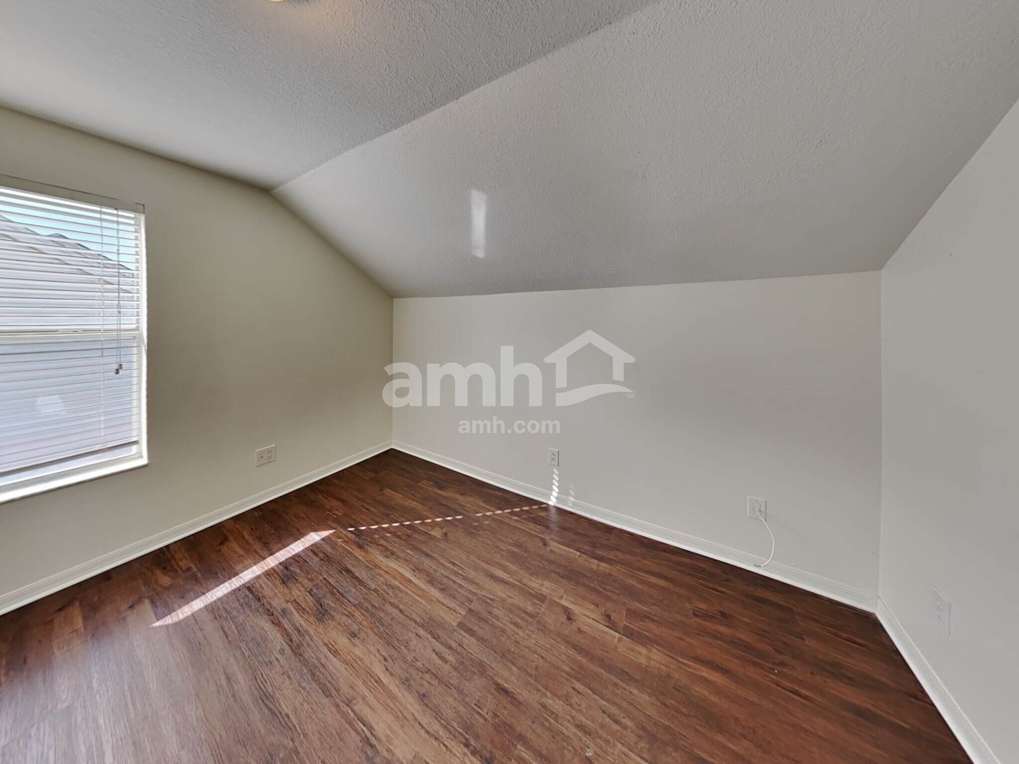 Building Photo - 9643 Patrician Dr