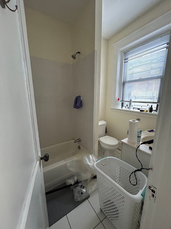 Building Photo - Great cozy Studio apartment!