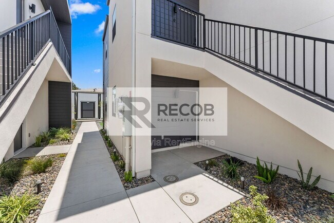 Building Photo - 5252 Adams Ave