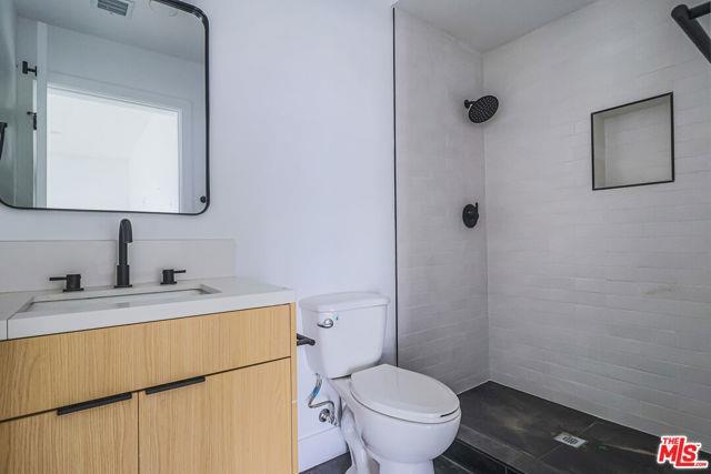 Building Photo - 11816 Gilmore St